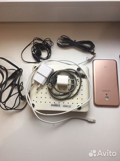 Пакет кабелей и зарядок + модем