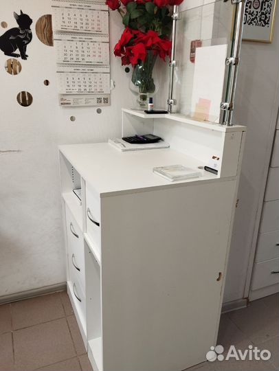 Стойка ресепшн