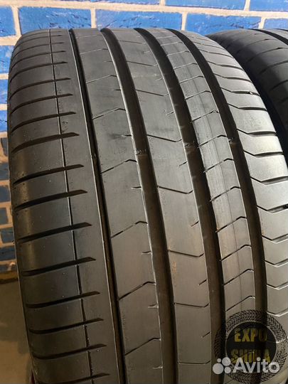 Pirelli P Zero PZ4 275/35 R22 и 315/30 R22