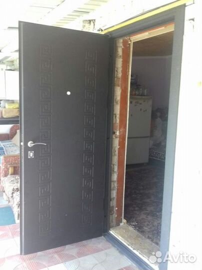 Дверь входная металлическая