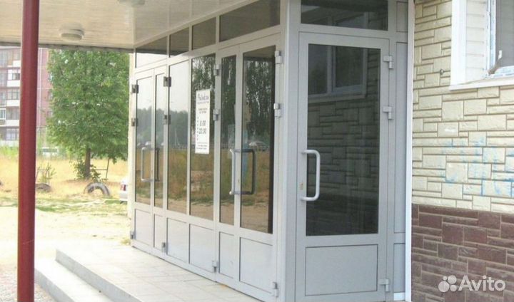 Пластиковая дверь / входная группа