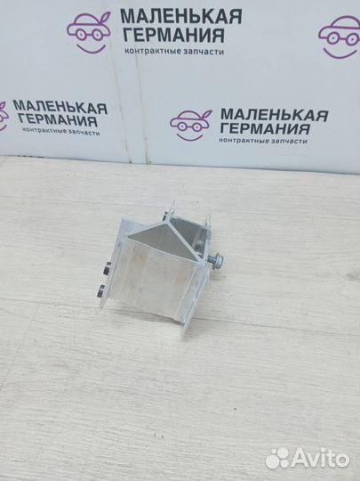 Кронштейн (крепление) BMW 5 G30/G31 (2016 - 2020)