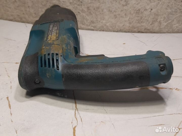 Перфоратор Makita HR 2450 не рабочий