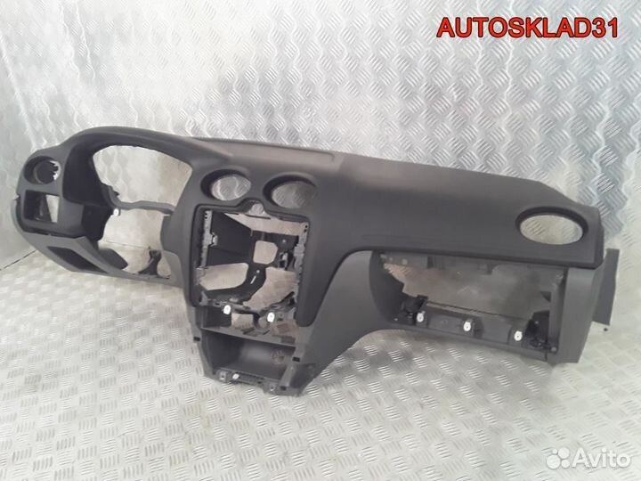 Торпедо Ford Focus 2 8M51A04305