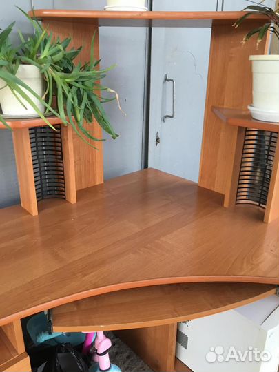 Компьютерный стол