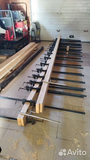 Мастер по дереву. столяр, плотник