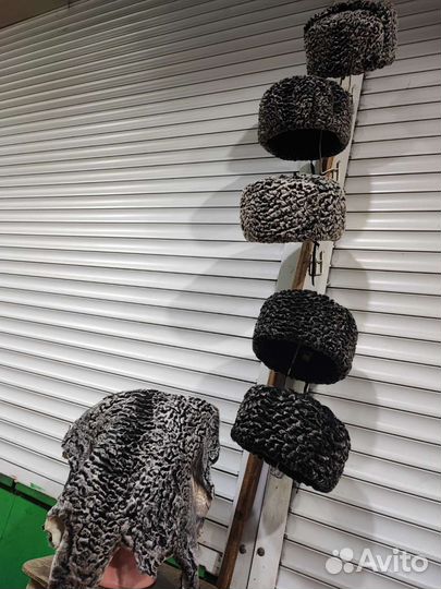 Каракулевая шапка