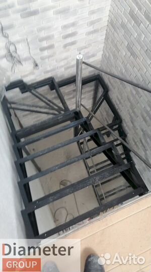 Лестница на металлокаркасе