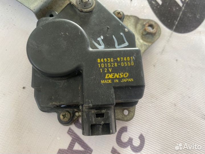 Замок двери передний правый Daihatsu Yrv M2 K3-VE