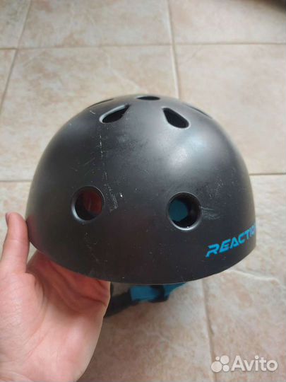 Шлем reaction для роликов, велосипеда, скейтборда