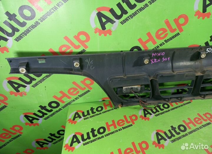 Решетка радиатора hino dutro XZU301