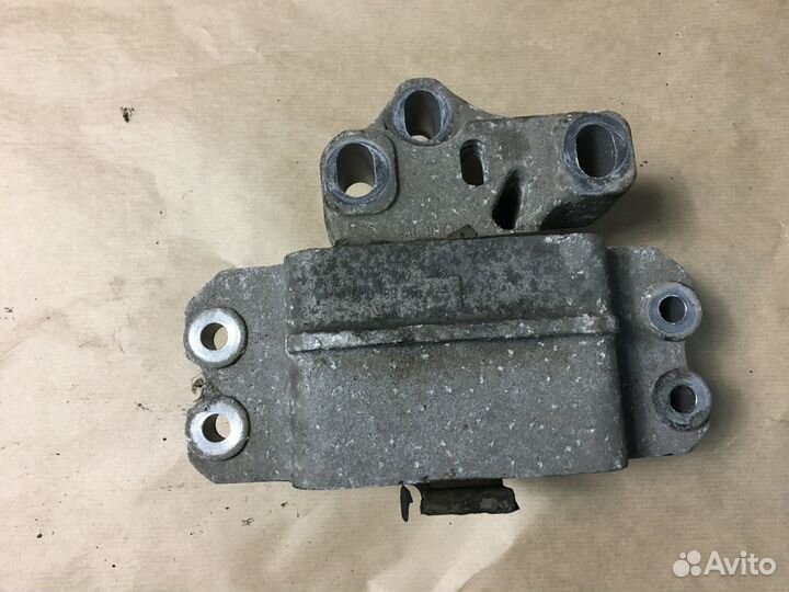 Подушка двигателя Volkswagen Tiguan 07-17