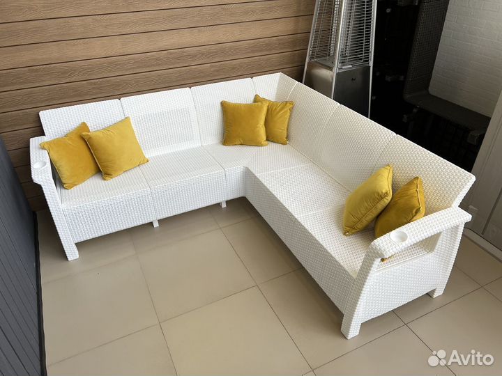 Угловой диван на дачу