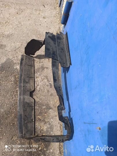 Пассат В5 Направляющая потока воздуха 3A0 121 283G