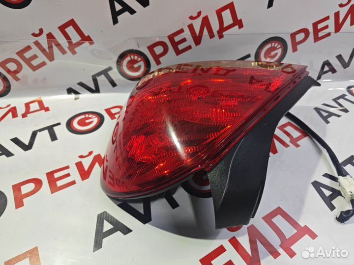 Фонарь правый Nissan Bluebird Sylphy QG10 QG18DE