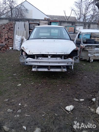 Запчасти на priora 1