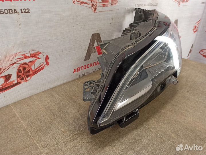 Фара левая Peugeot Expert / Traveller (2016-Н.в.)