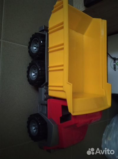 Подарок мальчику грузовик