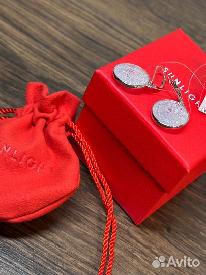 Серебряные серьги с фианитом