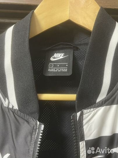 Бомбер мужской Nike