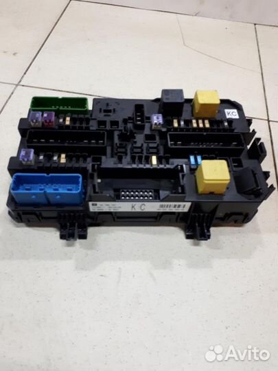 Блок предохранителей задний Opel Astra H 2004-2014