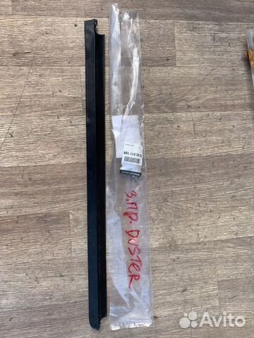 Уплотнитель стекла двери задней правой Duster 2016