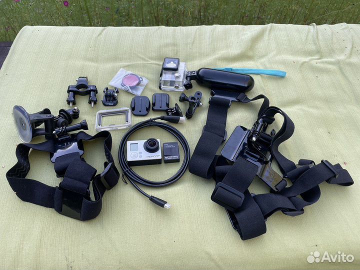 Камера GoPro Hero 3+, 2 акк. + аксессуары к ней
