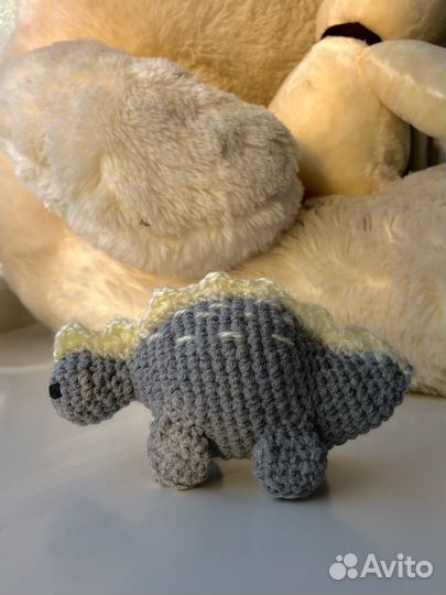 Динозаврик вязаный