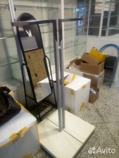 Вешало напольное