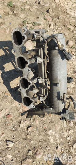 Топливная рампа Ниссан Либерти qr 20