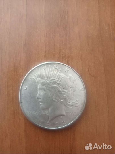 Легендарная монета из Бэтмана.одинаковые стороны