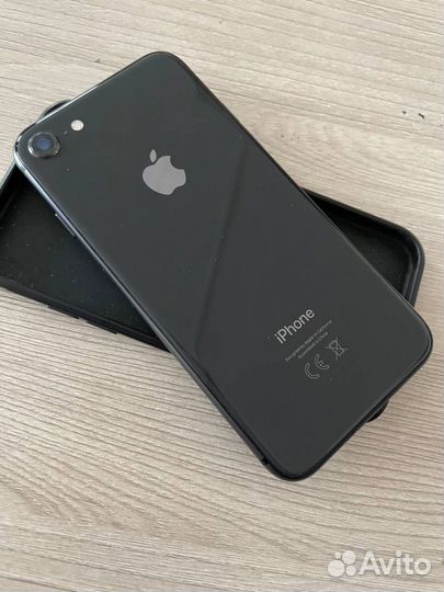 iPhone 8, 64 ГБ