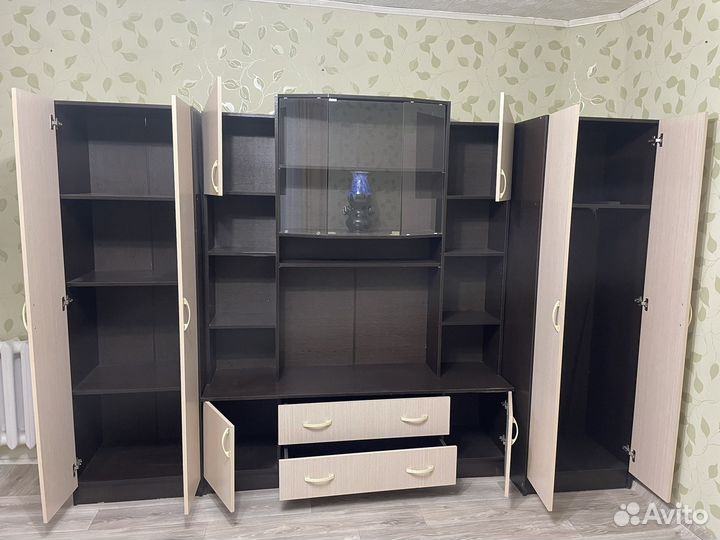 Стенка в гостиную