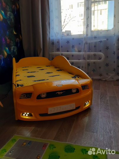 Детская кровать машинка с матрасом