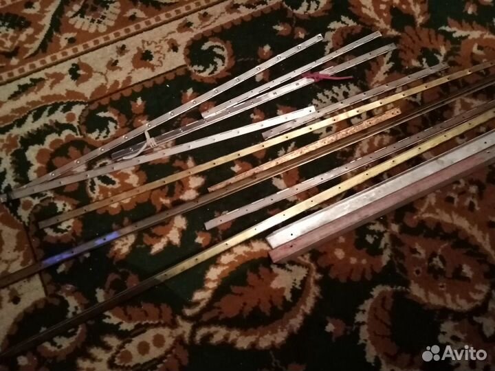 Петли мебельные рояльные