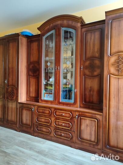 Стенка в гостиную бу