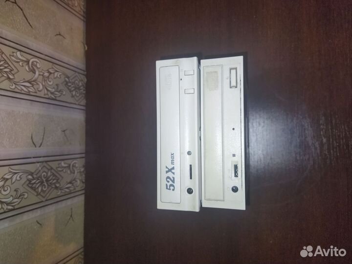 2 дисковода CD-R/RW