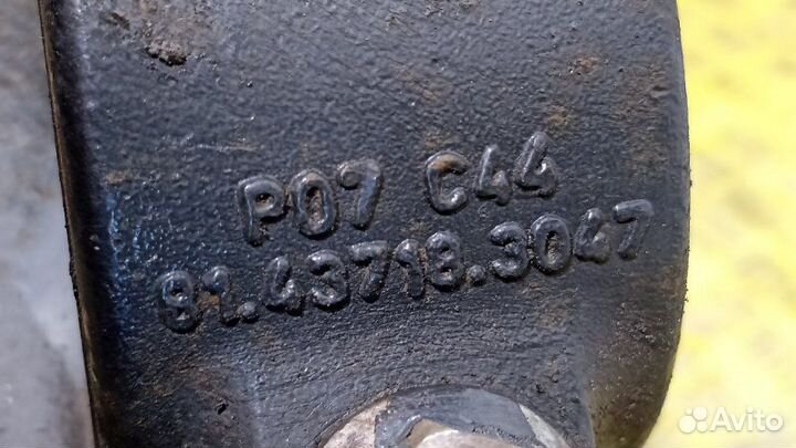 Кронштейн реактивной тяги левый Man Tga Tgs Tgx