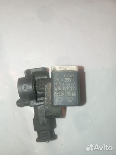 Датчик удара Mercedes W166 A1668210151