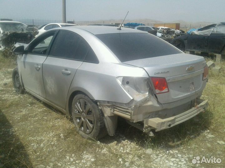 Разбор Chevrolet Cruze 1.8AT, 2011, битый, 90