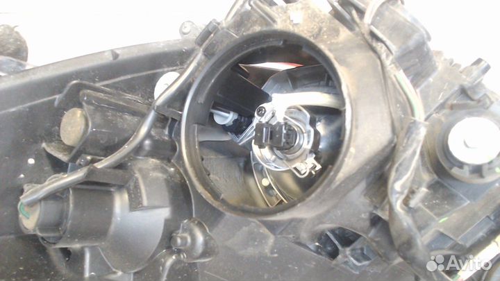 Фара (передняя) Subaru Legacy Outback (B14), 2010