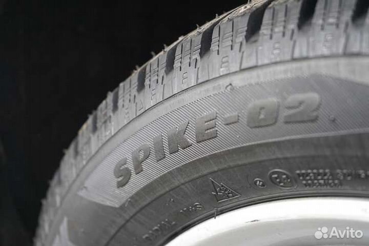 Bridgestone Blizzak Spike-02 185/60 R15 84T