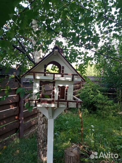 Кормушка для птиц из дерева