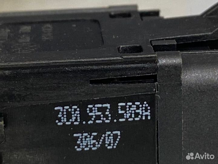 Кнопка аварийной остановки Volkswagen Passat