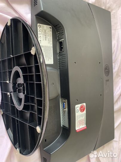 Монитор LG flatron w2243s