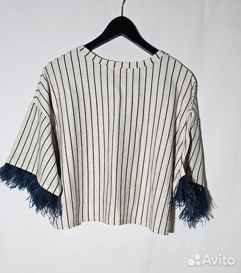 Свитшот с перьями 44/46 новый