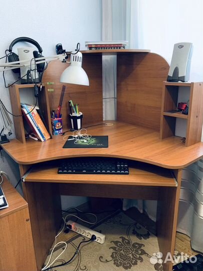 Компьютерный стол