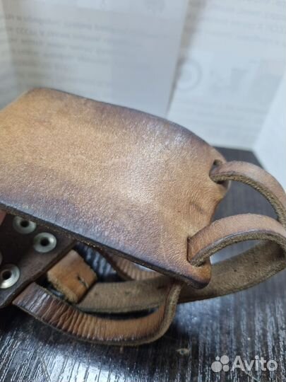 Кожаный напульсник