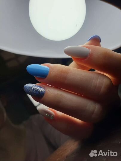 Модель на маникюр