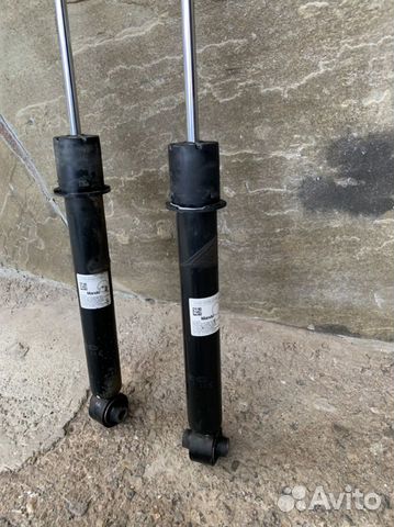 Амортизаторы заднии на hyundai tucson 2 шт